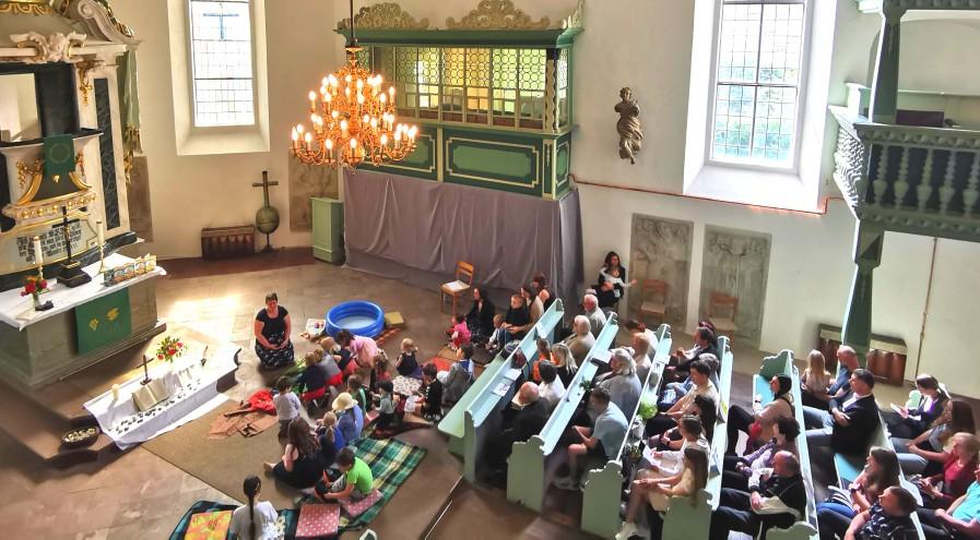 Tauffest am 02. Juni 2024 in der Stadtkirche Elsterwerda | Foto: M.-L- Zott Tauffest am 02. Juni 2024 in der Stadtkirche Elsterwerda | Foto: M.-L- Zott