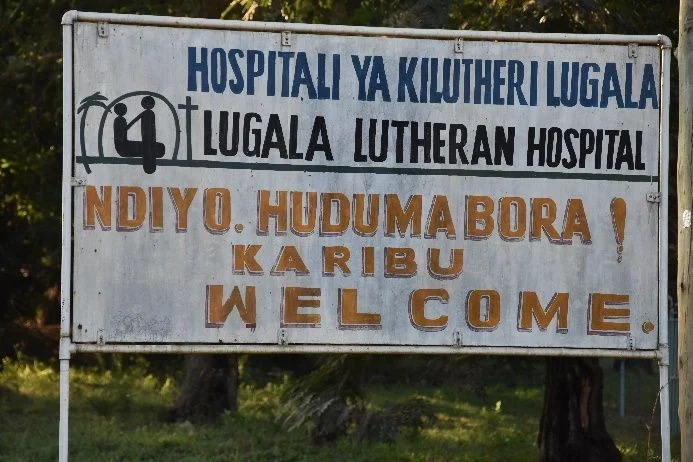 Willkommensschild für Patientinnen und Patienten sowie Besucher des Lugala Lutheran Hospitals
