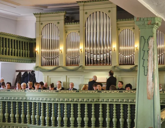 Die Orgel der St. Catharina Kirche Elsterwerda erstrahlt in neuem Glanz.