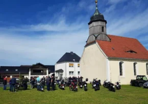 Biker-Gottesdienst in Gorden | Foto: B. Leidreiter