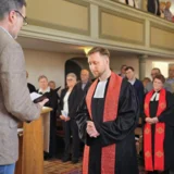 Pfarrer Sven Schmidt wurde vorgestellt und ebenfalls eingesegnet.  S. Bugai